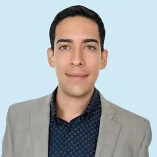 Headshot of Julio Mondragon